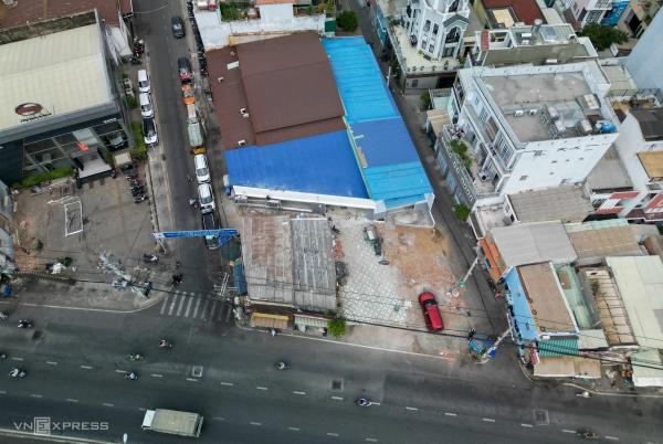 Hộ dân dọc Quốc lộ 13 ở TPHCM dỡ nhà, giao đất cho dự án 21.000 tỉ đồng