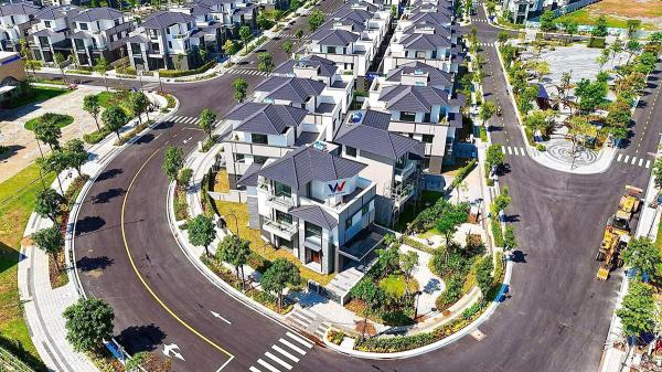 Giá nhà liền thổ TPHCM chạm mốc 1 tỷ đồng/m2, dự báo tiếp tục neo cao