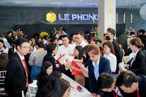 Lãi suất bủa vây: Giải pháp nào cho doanh nghiệp và người mua nhà?