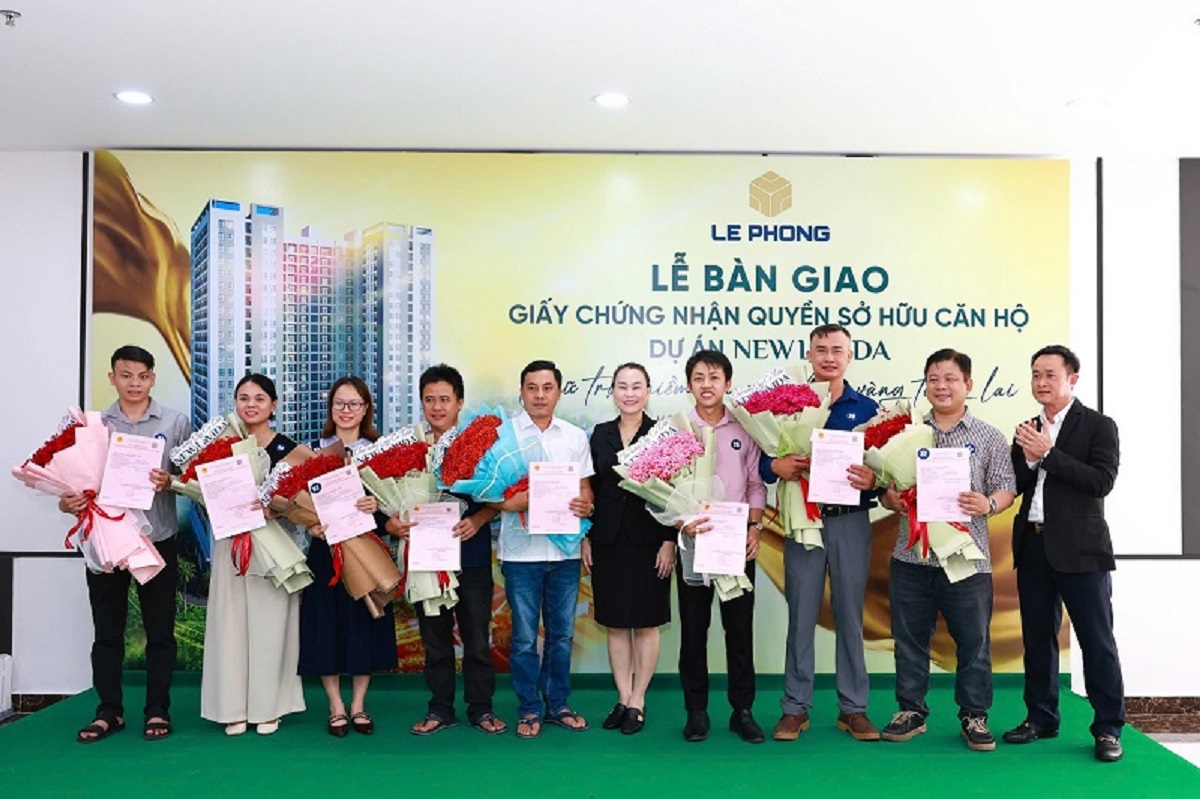 Lê Phong Group bàn giao sổ hồng Lê Phong Group bàn giao sổ hồng